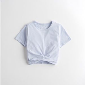 Hollister MUST-HAVE CROP TWIST-FRONT T-SHIRT